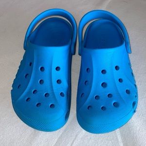 Youth blue crocs size J2